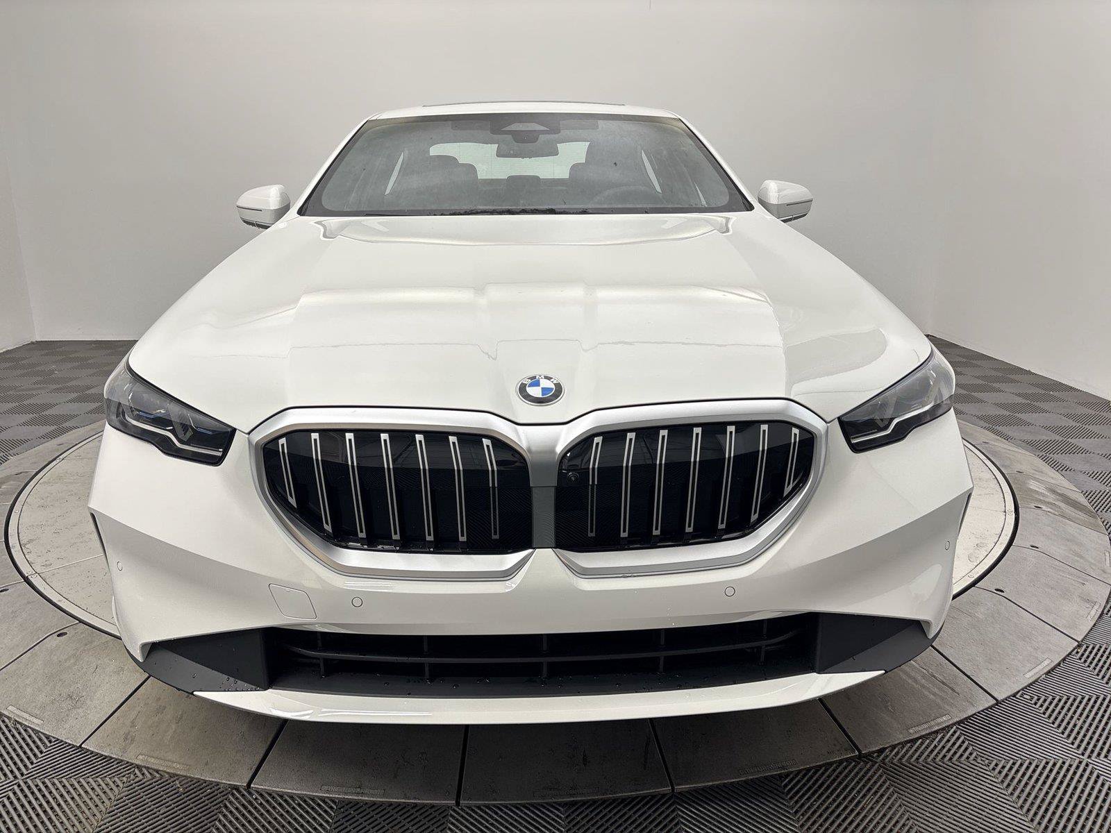 New 2027 BMW 530i xDrive w/ Premium Package AWD/4WD image 14
