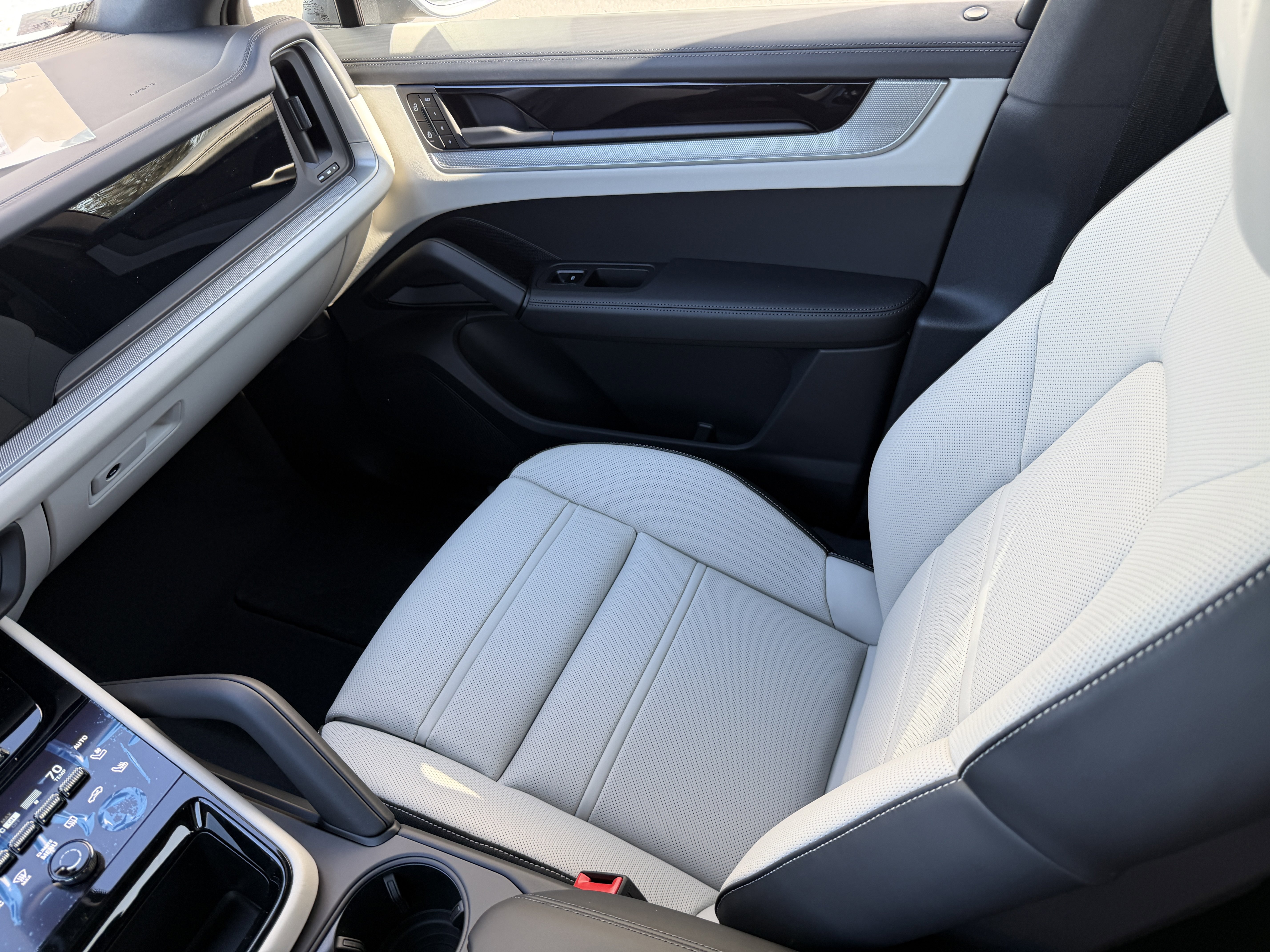 New 2026 Porsche Cayenne Coupe image 20