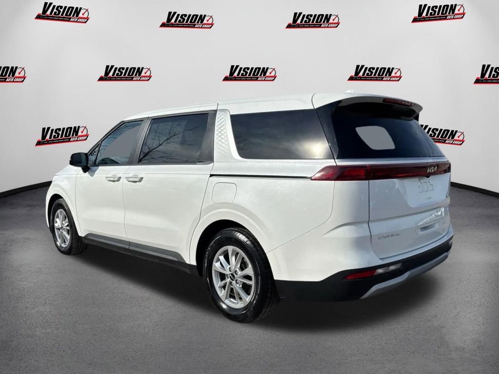 Certified 2023 Kia Carnival LX image 7