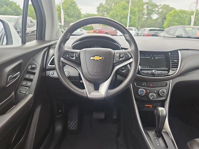 Used 2019 Chevrolet Trax LT w/ LT Convenience Package AWD/4WD image 14