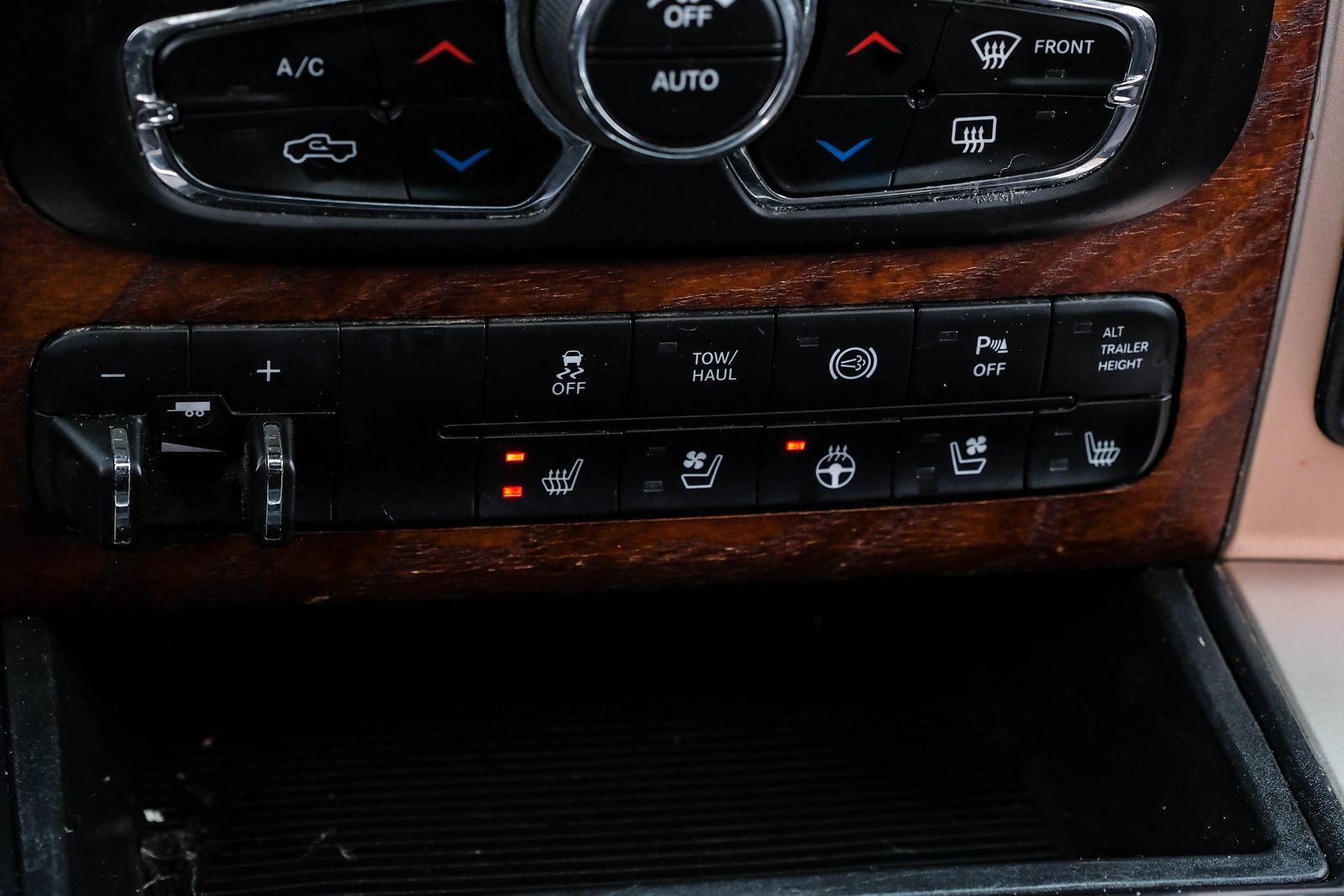 Used 2015 RAM 3500 Laramie Longhorn AWD/4WD image 29