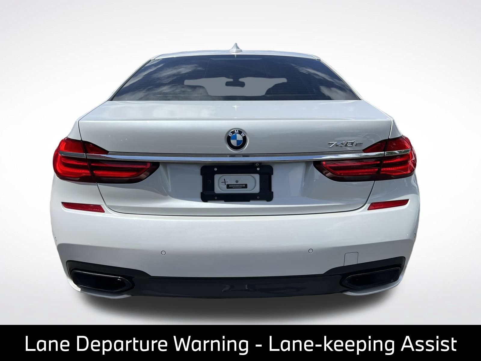 Used 2018 BMW 740e xDrive w/ M Sport Package AWD/4WD image 7