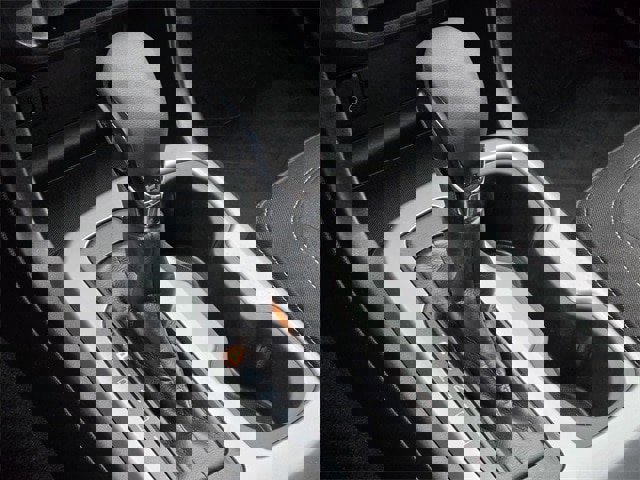 Used 2022 Chevrolet Colorado LT w/ LT Convenience Package image 17