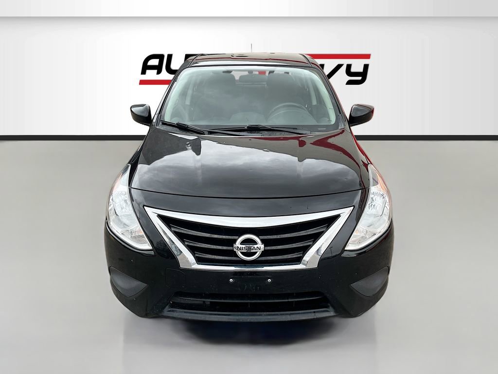 Used 2019 Nissan Versa SV FWD image 2