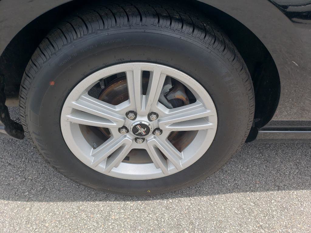 Used 2014 Ford Mustang Coupe image 13