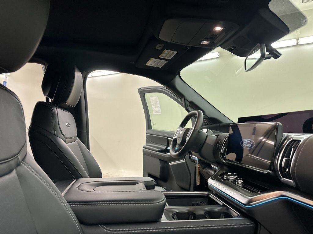New 2026 Ford Expedition Platinum w/ Stealth Appearance Package image 19
