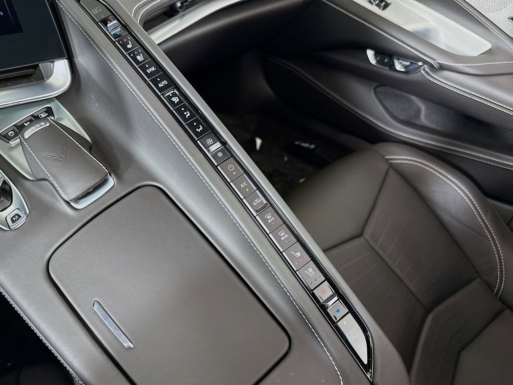 Used 2025 Chevrolet Corvette Z06 image 16