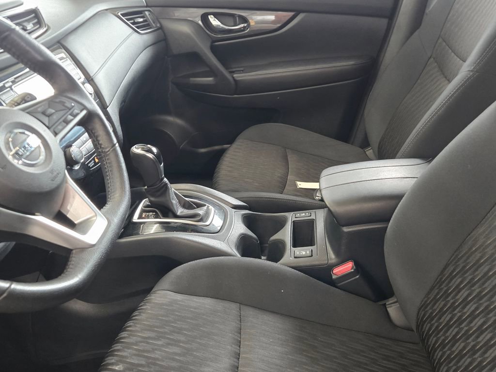 Used 2019 Nissan Rogue SV AWD/4WD image 18