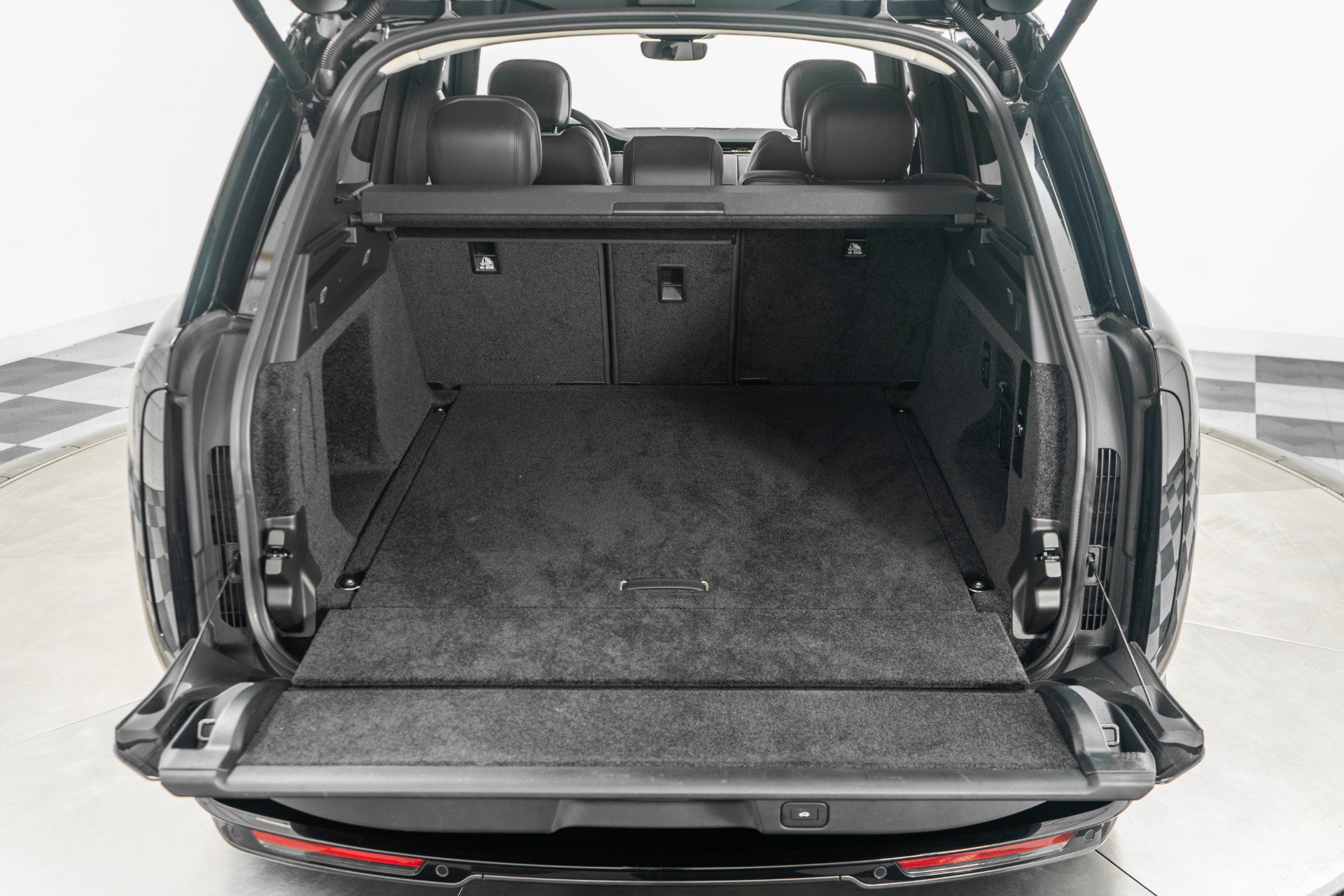 Used 2024 Land Rover Range Rover SE AWD/4WD image 18