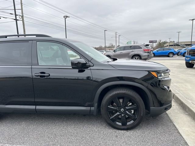 Certified 2025 Honda Pilot Black Edition image 4