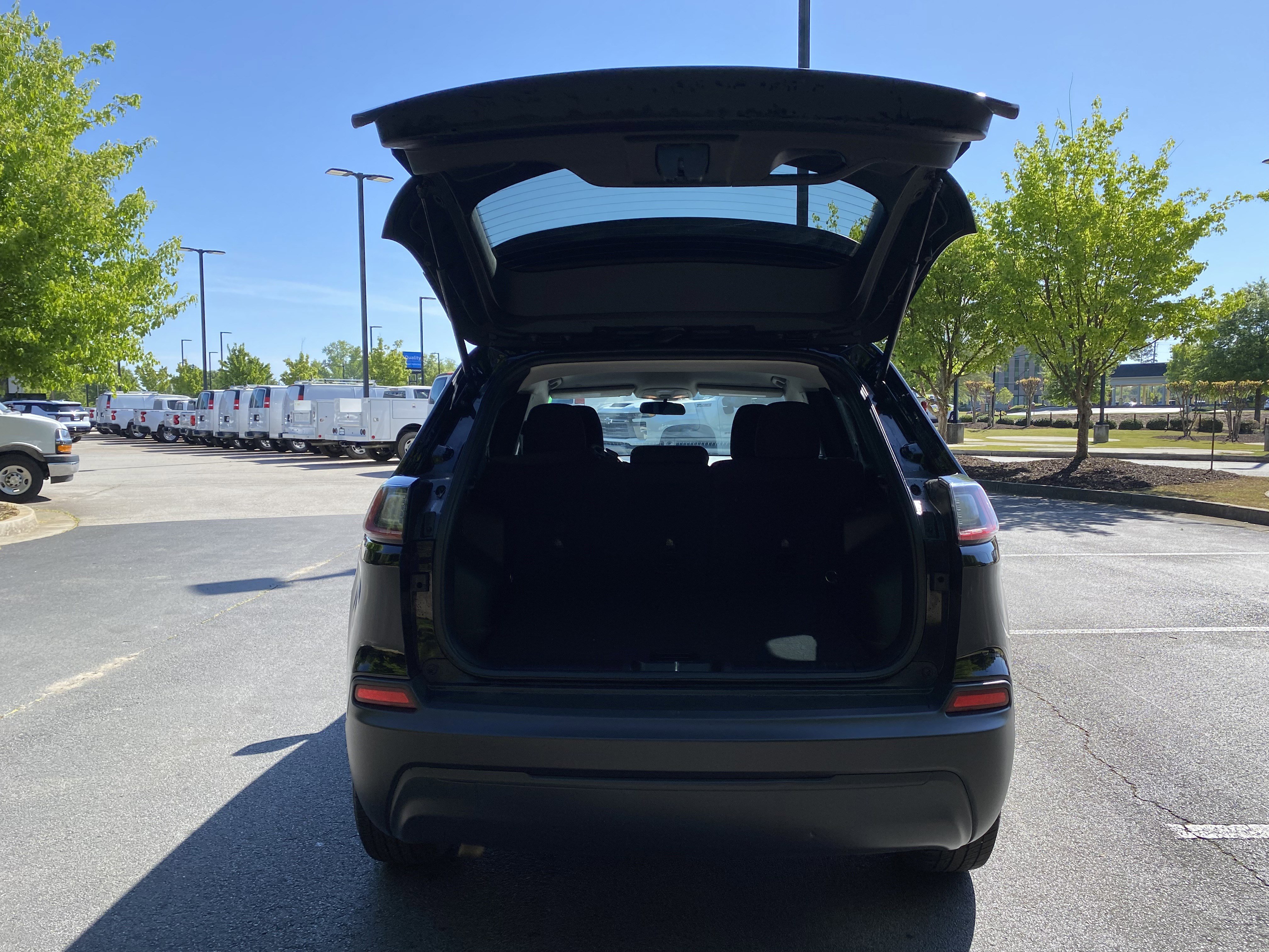 Used 2020 Jeep Cherokee Latitude image 11