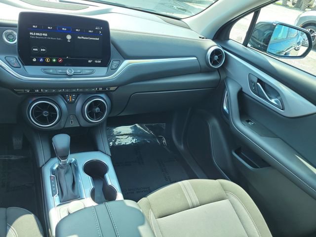 Used 2025 Chevrolet Blazer LT FWD image 16