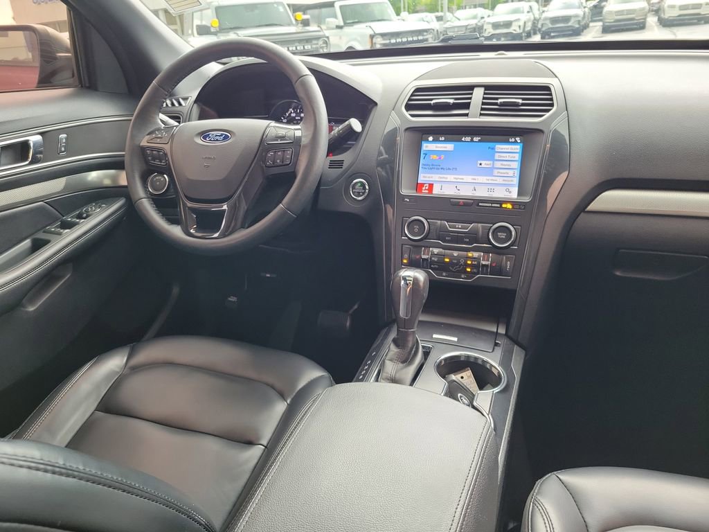 Certified 2019 Ford Explorer XLT w/ Equipment Group 202A AWD/4WD image 13