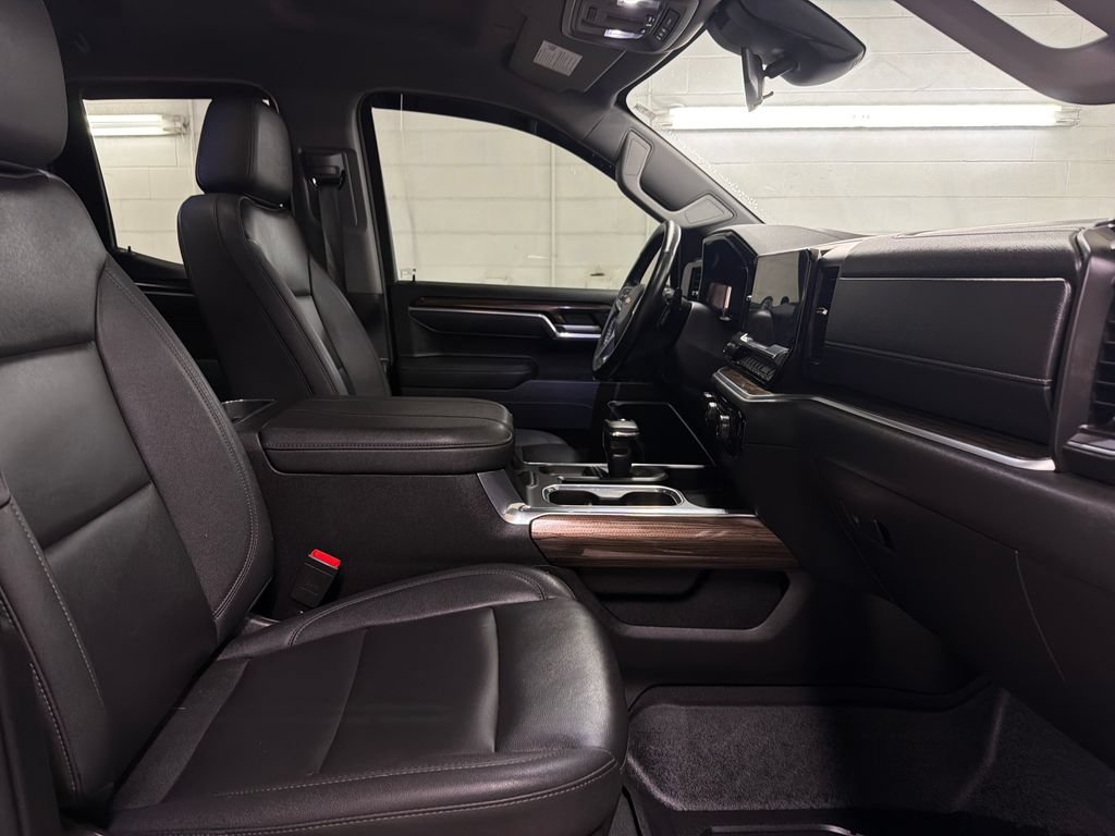 Used 2025 Chevrolet Silverado 1500 LT w/ All Star Edition Plus RWD image 30