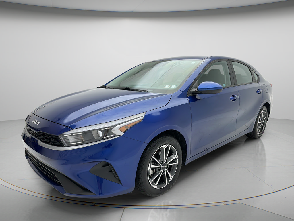 Used 2023 Kia Forte LXS FWD image 3