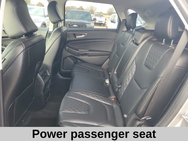 Used 2024 Ford Edge Titanium image 17
