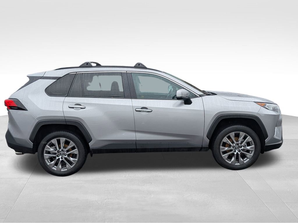 Used 2021 Toyota RAV4 Limited image 8