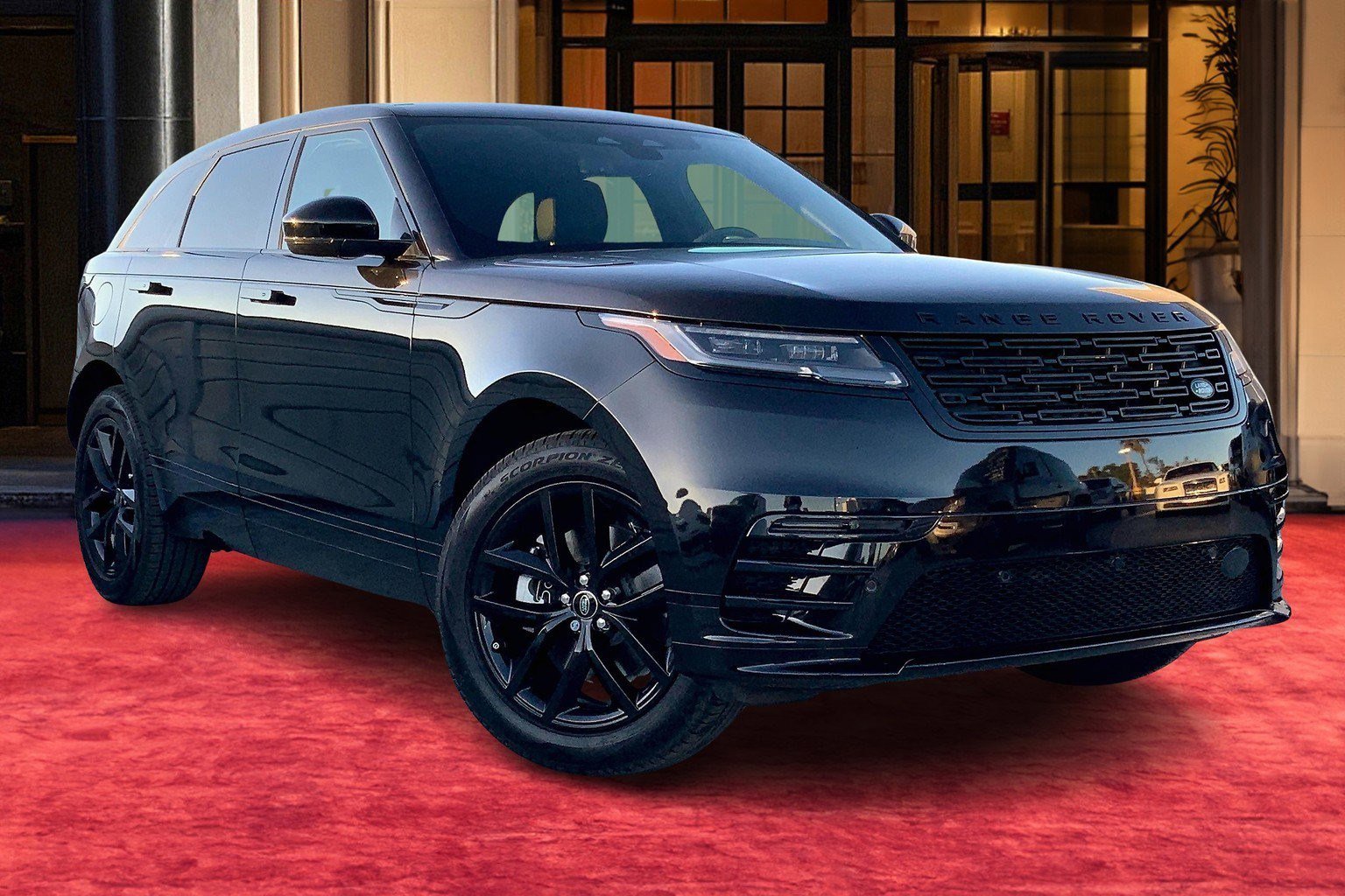 New 2025 Land Rover Range Rover Velar Dynamic SE image 14