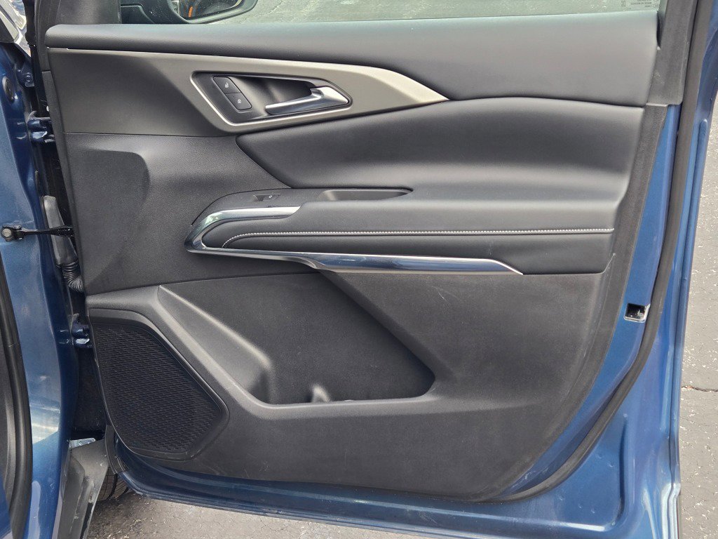 Certified 2025 Chevrolet Traverse LT image 5