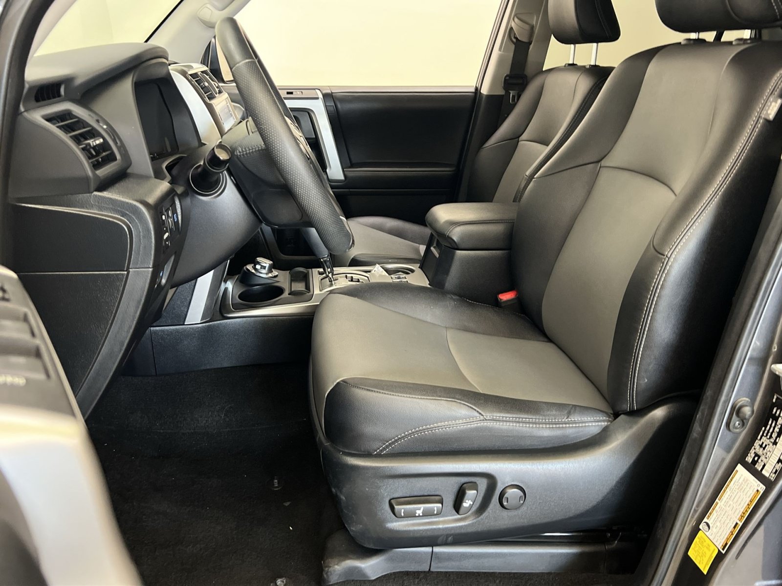 Used 2022 Toyota 4Runner SR5 Premium w/ Moonroof Package AWD/4WD image 12