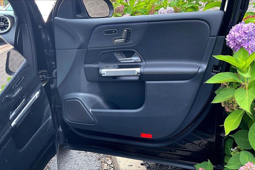 Certified 2023 Mercedes-Benz GLB 250 4MATIC image 19