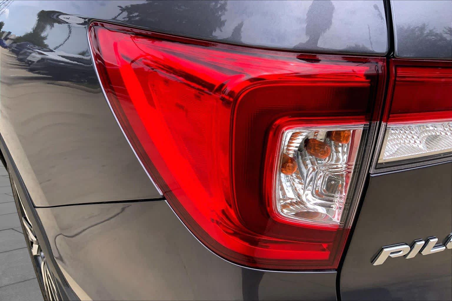Used 2021 Honda Pilot Touring image 29