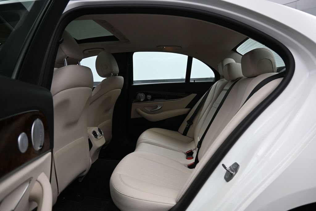 Used 2018 Mercedes-Benz E 300 4MATIC image 26