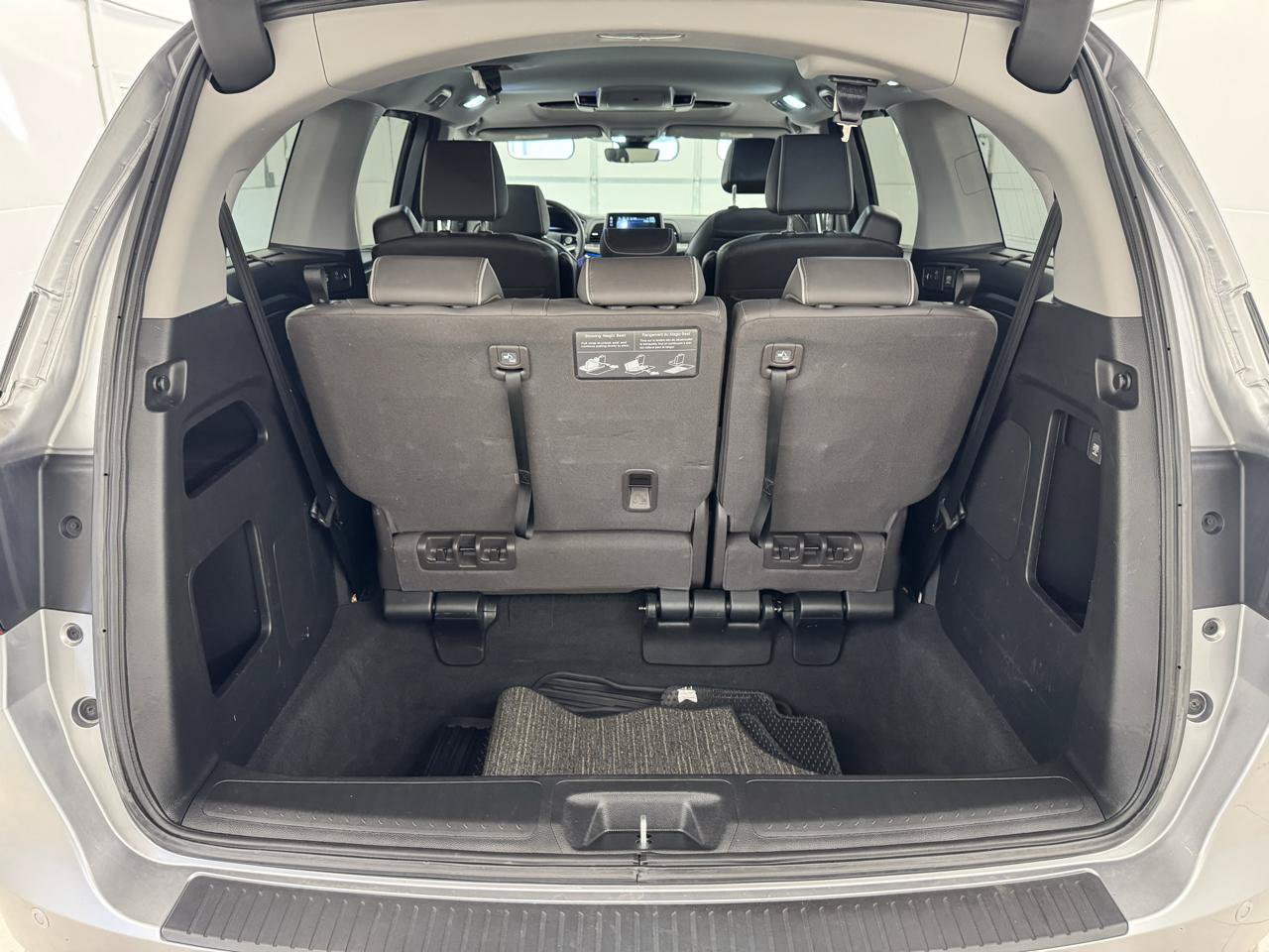 Used 2023 Honda Odyssey Elite image 6
