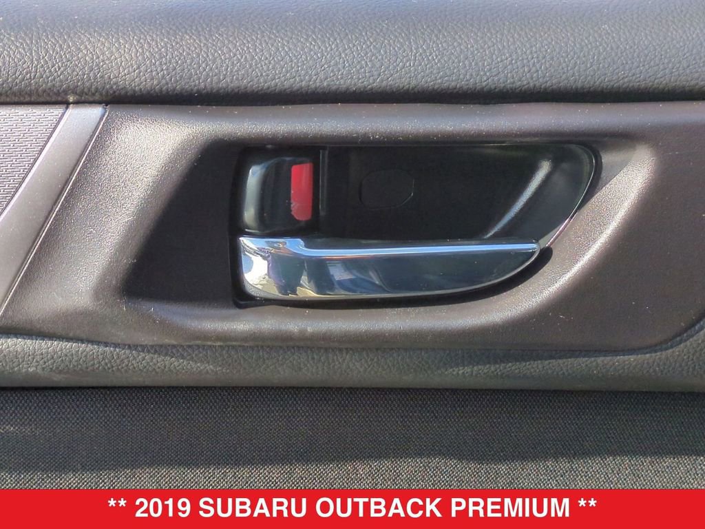 Used 2019 Subaru Outback 2.5i Premium image 12