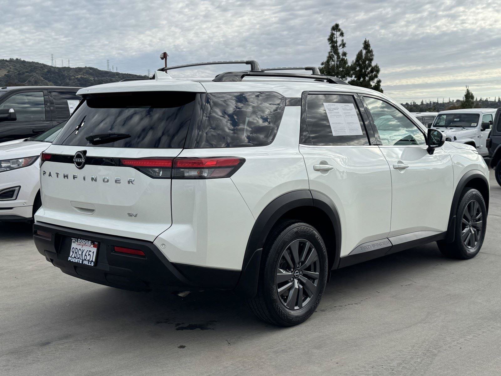 Used 2022 Nissan Pathfinder SV FWD image 6
