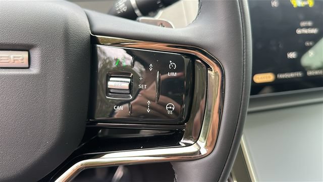 Used 2025 Land Rover Range Rover Velar S AWD/4WD image 25