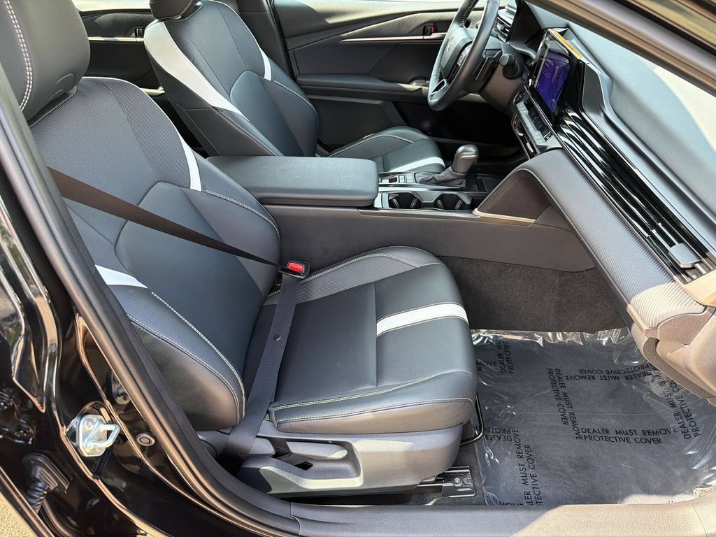 Used 2026 Toyota Camry SE FWD image 36