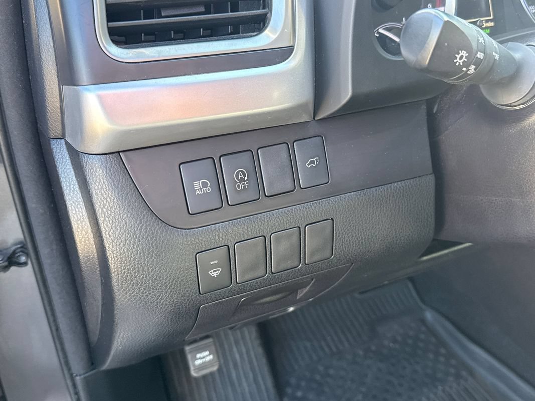 Used 2018 Toyota Highlander SE AWD/4WD image 31