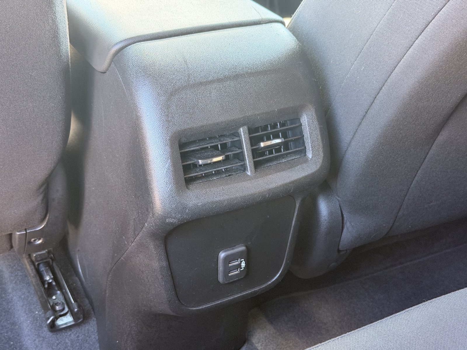 Used 2020 Chevrolet Equinox LT FWD image 35