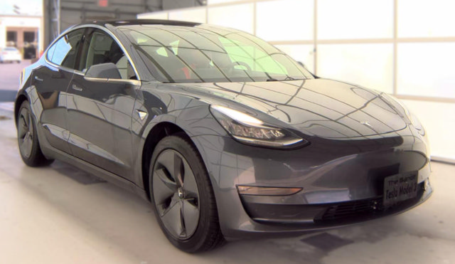Used 2018 Tesla Model 3 Long Range RWD image 3