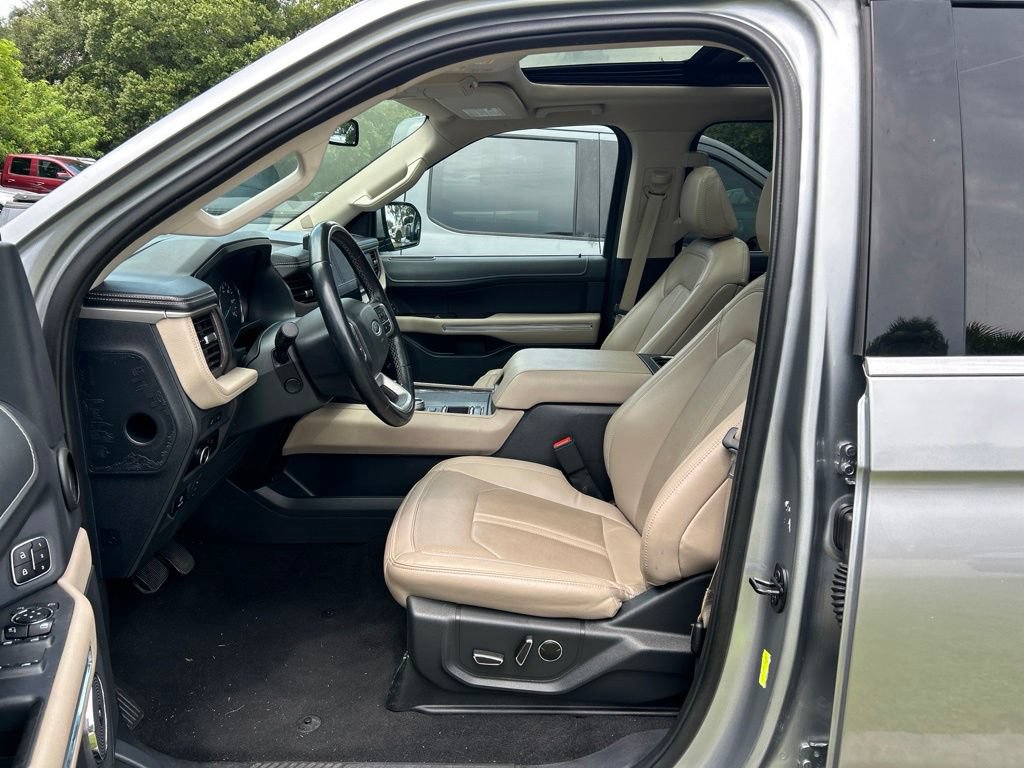 Used 2024 Ford Expedition Limited RWD image 15
