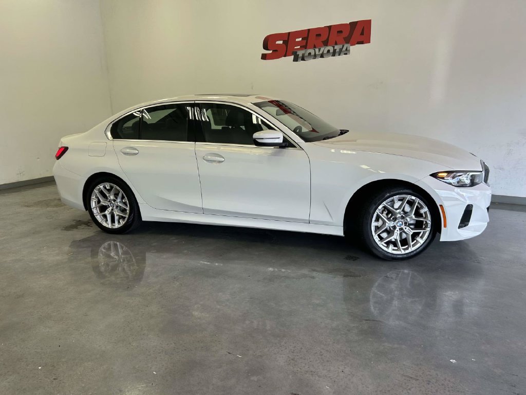 Used 2026 BMW 330i Sedan RWD image 2