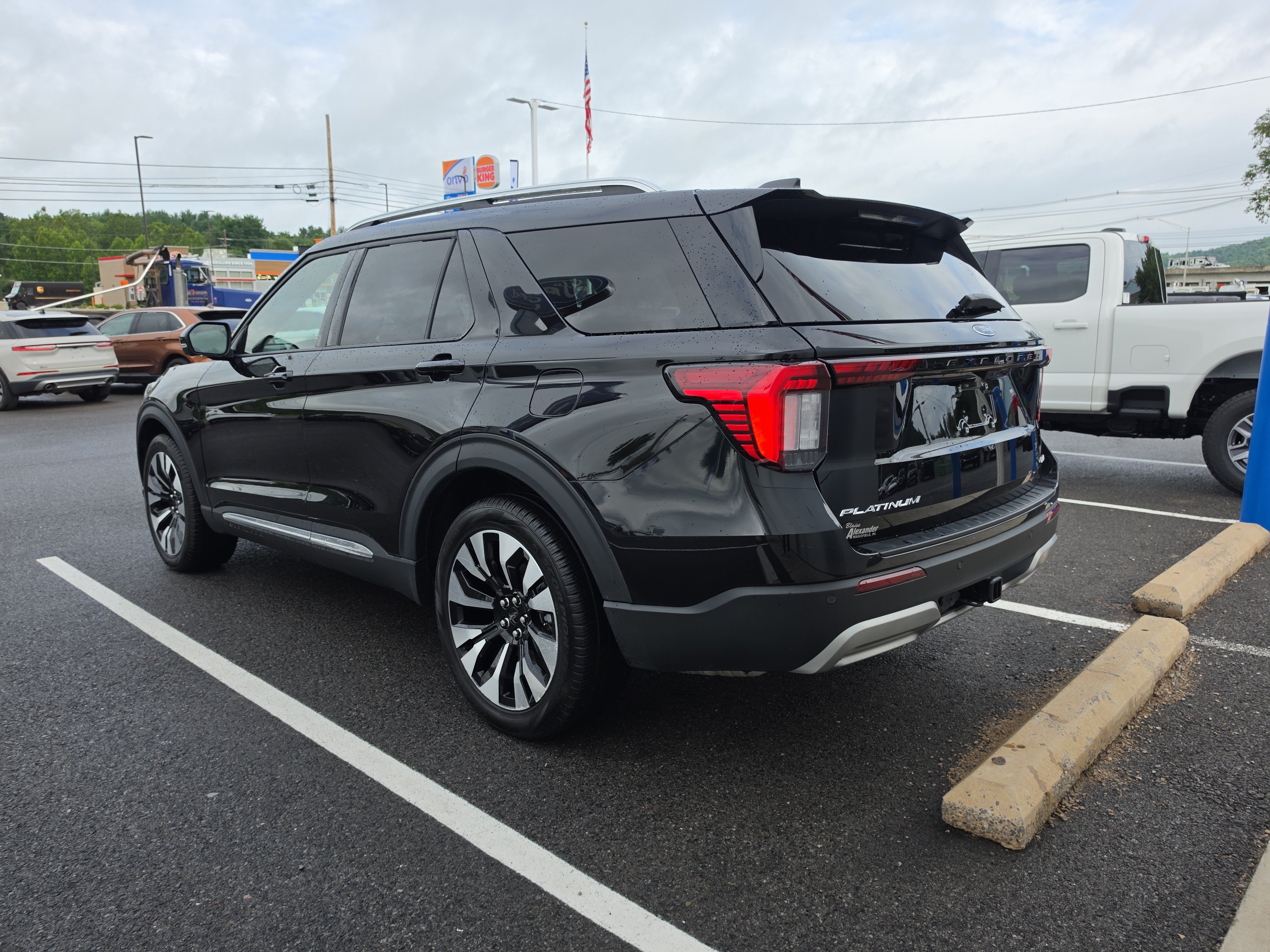 Used 2025 Ford Explorer Platinum w/ LUX Leather Package AWD/4WD image 6
