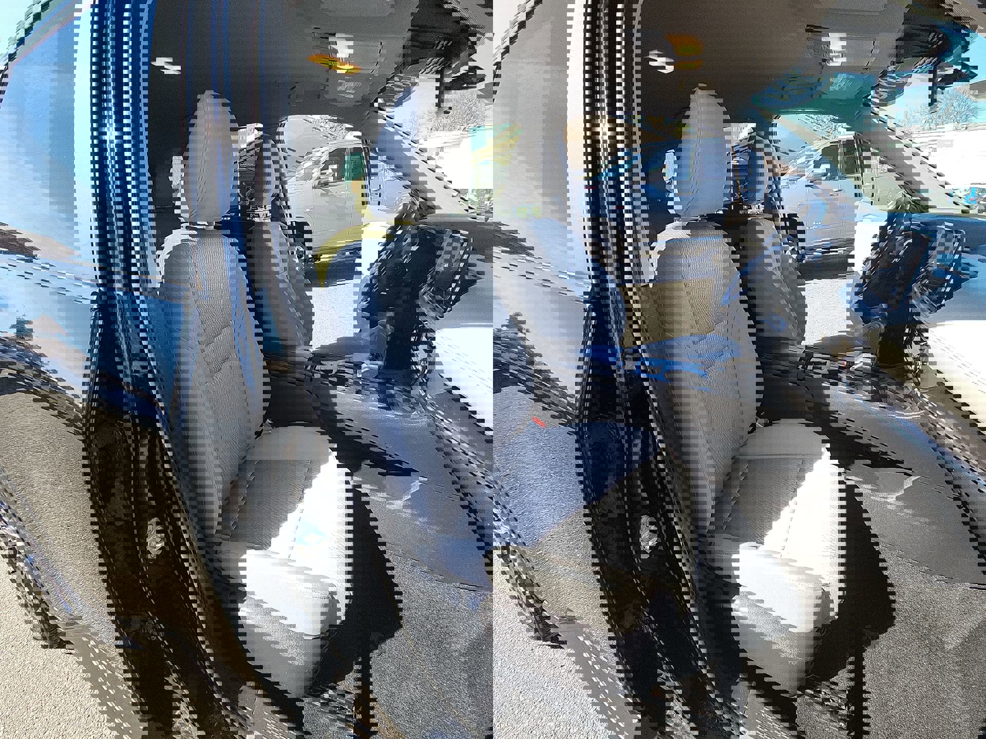 Used 2024 Nissan Rogue SV image 24