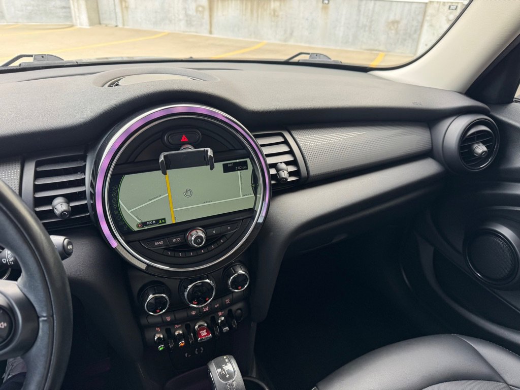 Used 2016 MINI Cooper 4-Door Hardtop image 13