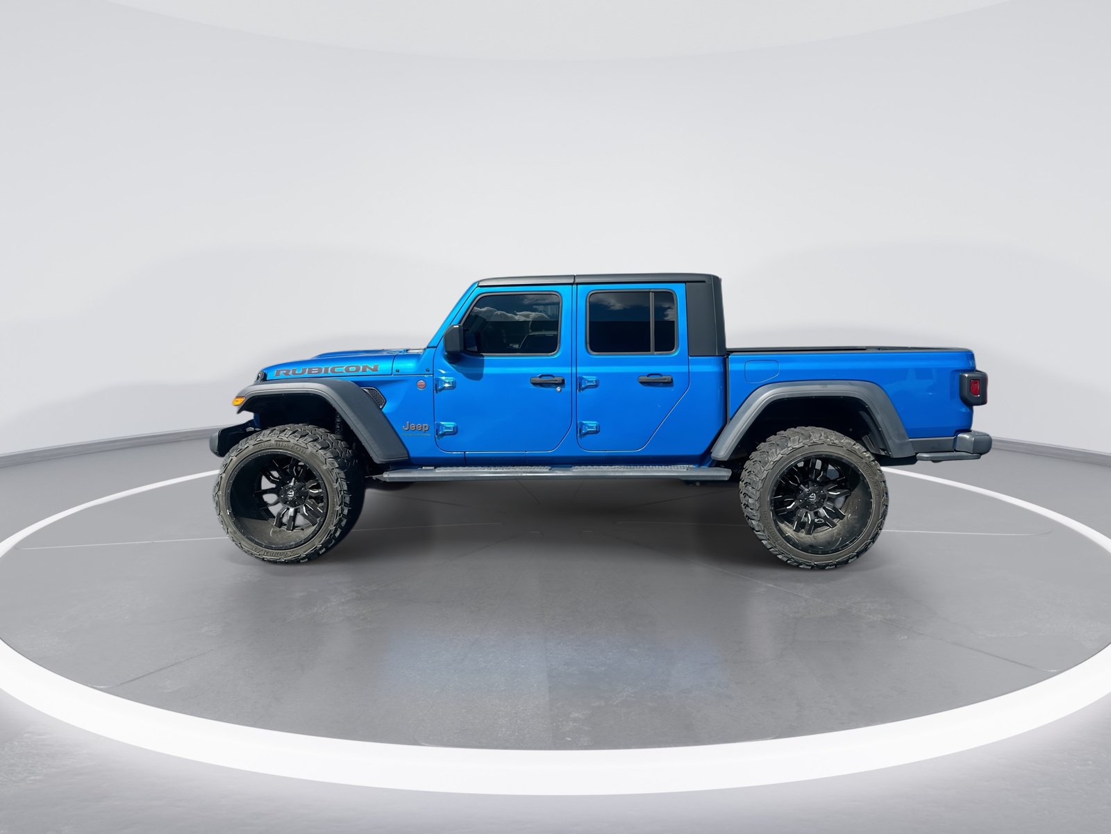 Used 2020 Jeep Gladiator Rubicon w/ Trailer Tow Package AWD/4WD image 6