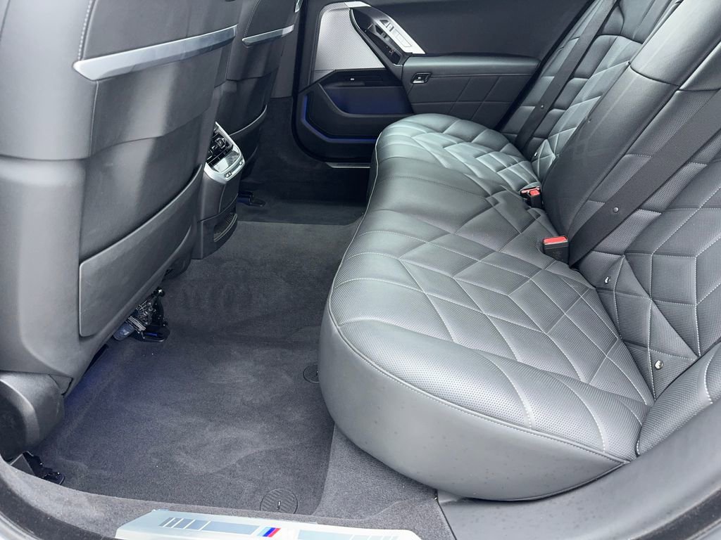 Used 2025 BMW 740i w/ Premium Package image 42