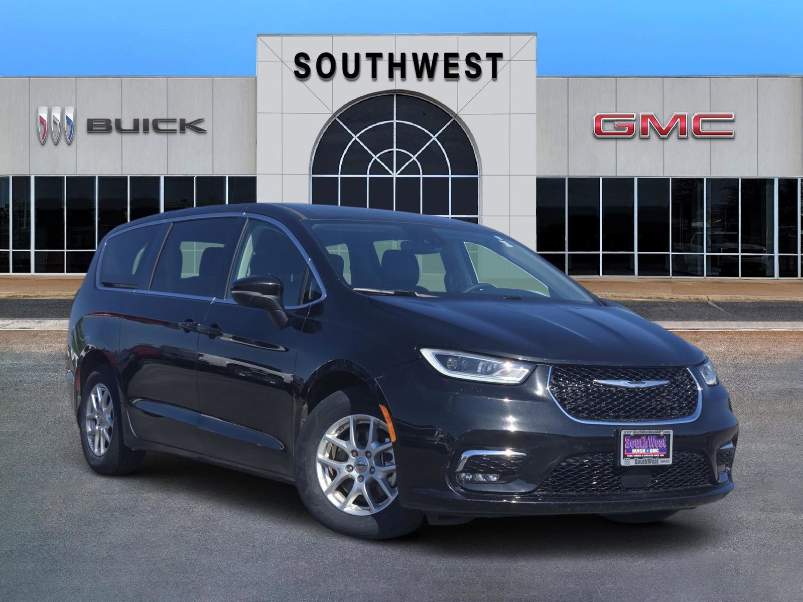 Used 2023 Chrysler Pacifica Touring-L