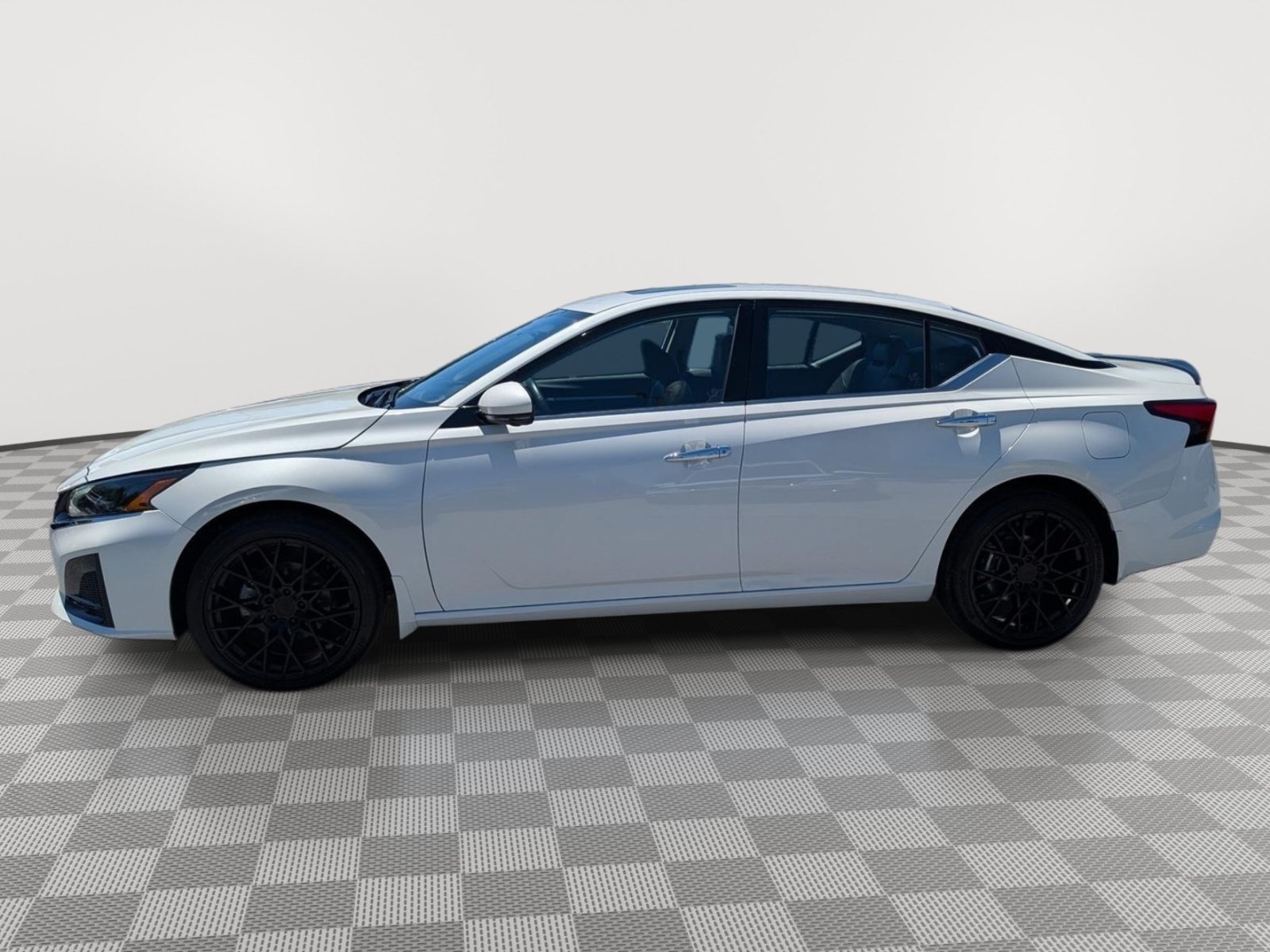 Used 2023 Nissan Altima 2.5 SL AWD/4WD image 2
