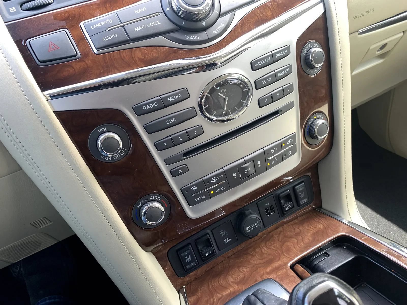 Used 2018 INFINITI QX80 2WD w/ Driver Assistance Package image 16