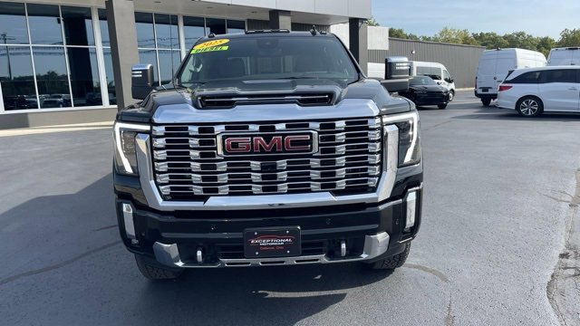 Used 2025 GMC Sierra 2500 Denali w/ Denali Reserve Package image 9