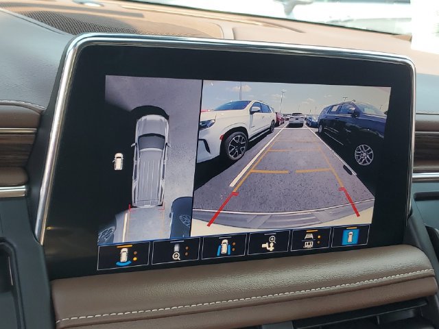 Used 2021 Chevrolet Suburban High Country AWD/4WD image 17