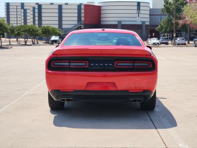 Used 2018 Dodge Challenger SXT RWD image 6