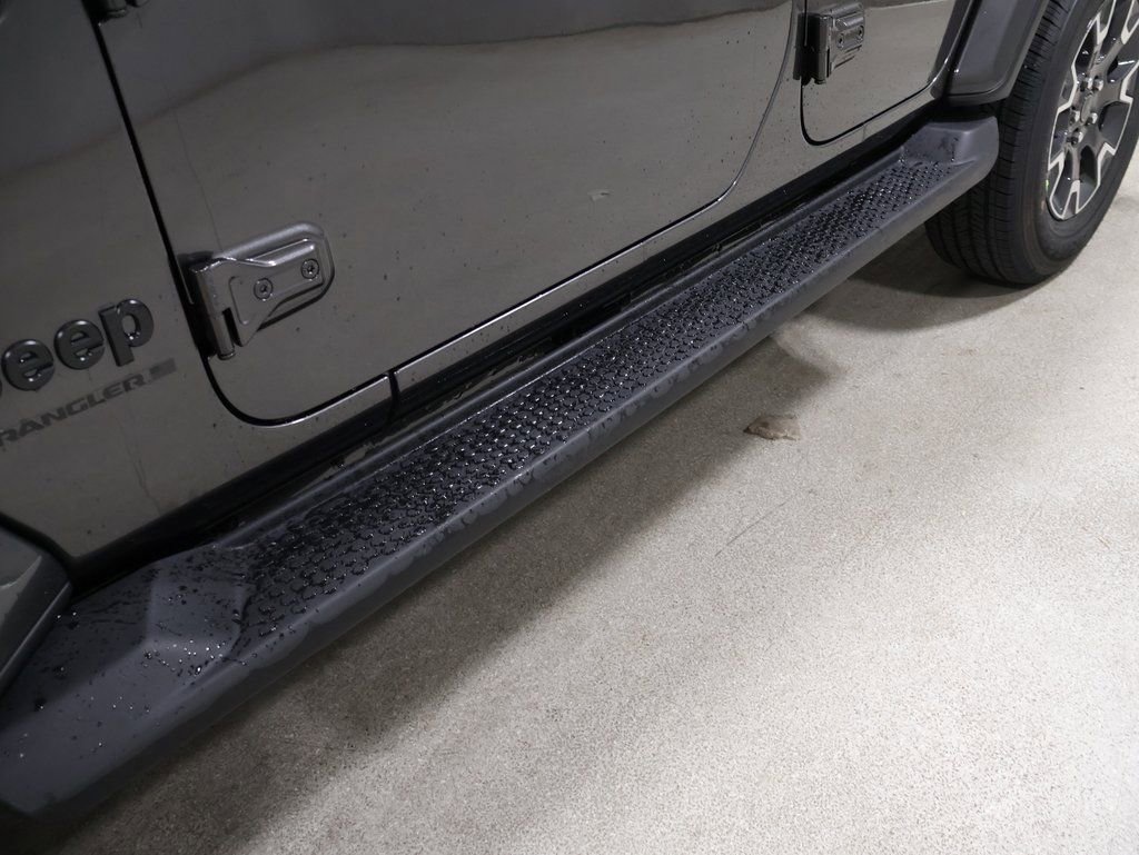 New 2025 Jeep Wrangler Sahara image 9