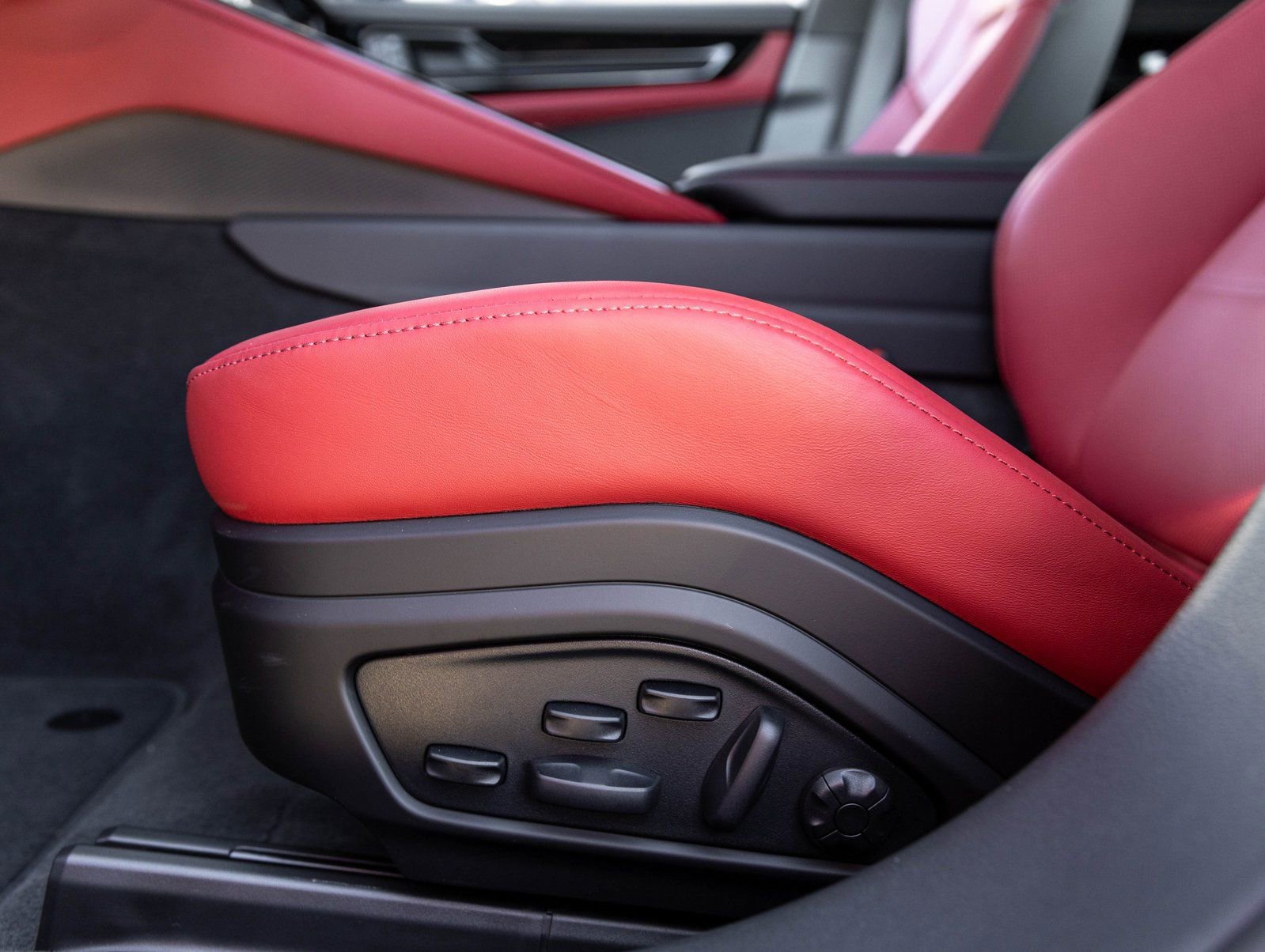 New 2026 Porsche Panamera 4S image 23